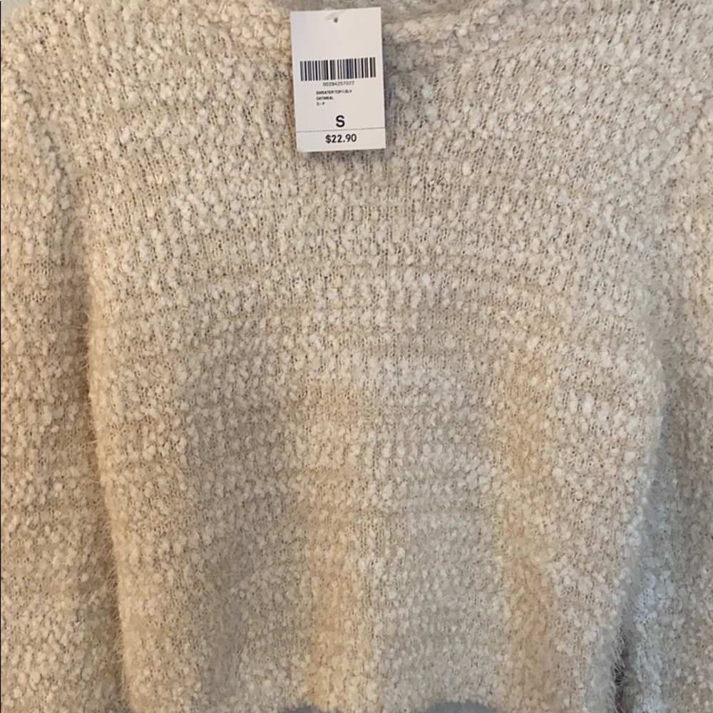 Fuzzy sweater - Picture 2 of 2